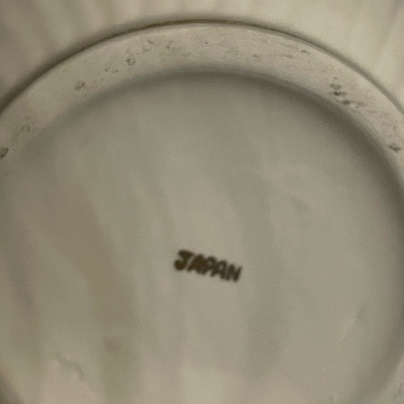 Lovely Victorian Capodimonte Style pitcher/vase - Picture 9 of 9